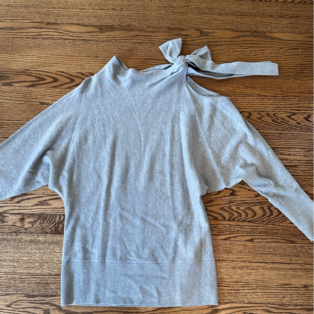 Club Monaco size medium gray sweater